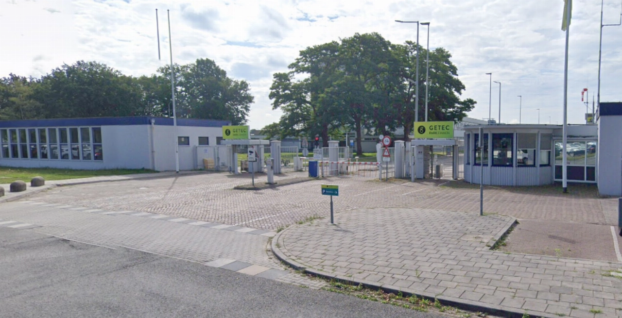 Zeker twee gewonden naar ziekenhuis na lekkage gevaarlijke stof in Emmen