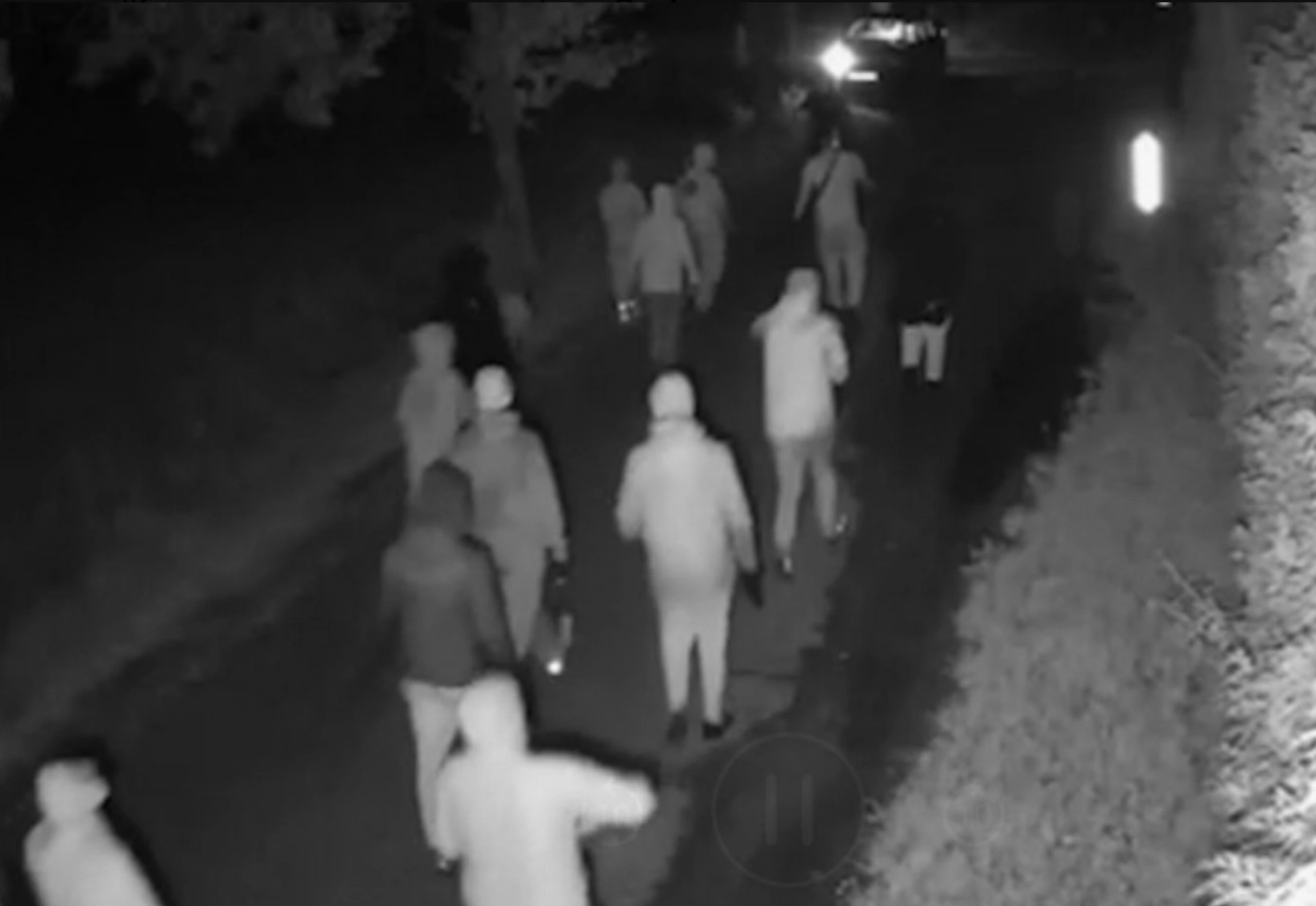 34 aanhoudingen na dodelijke schietpartij in Overasselt, agenten direct onder vuur genomen