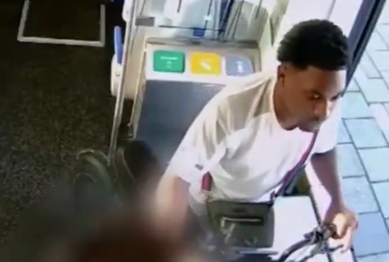 Treinconducteur mishandeld door fatbiker zonder vervoersbewijs