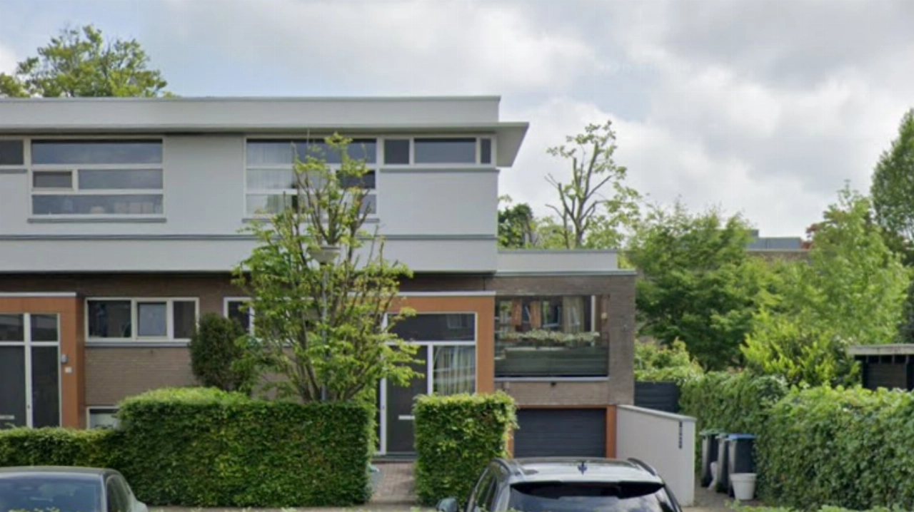 Gewonde bij woningbrand in Velp, omliggende woningen ontruimd