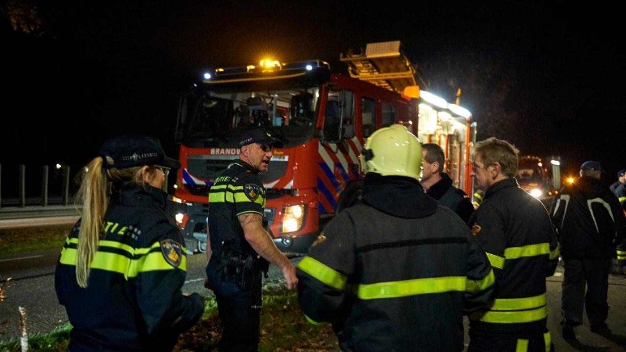Dode bij uitslaande brand in woning in Hellevoetsluis