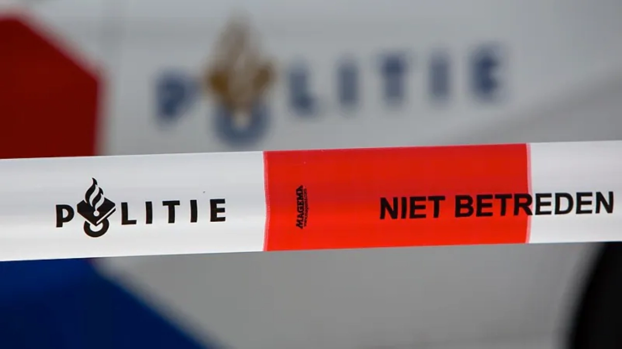 Onbekende vrouw dood in het water gevonden