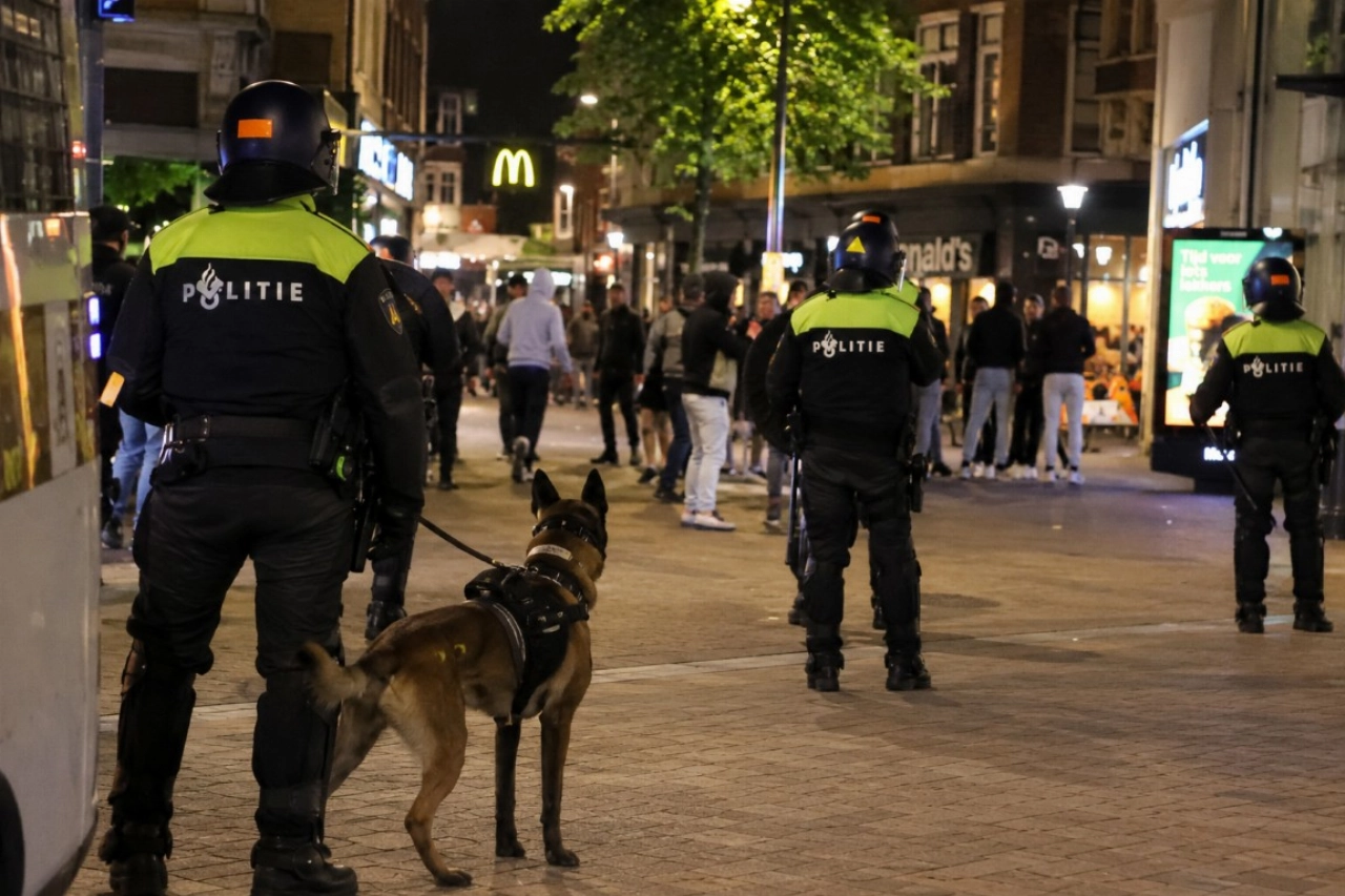 Drie minderjarigen aangehouden na onrust in centrum Apeldoorn