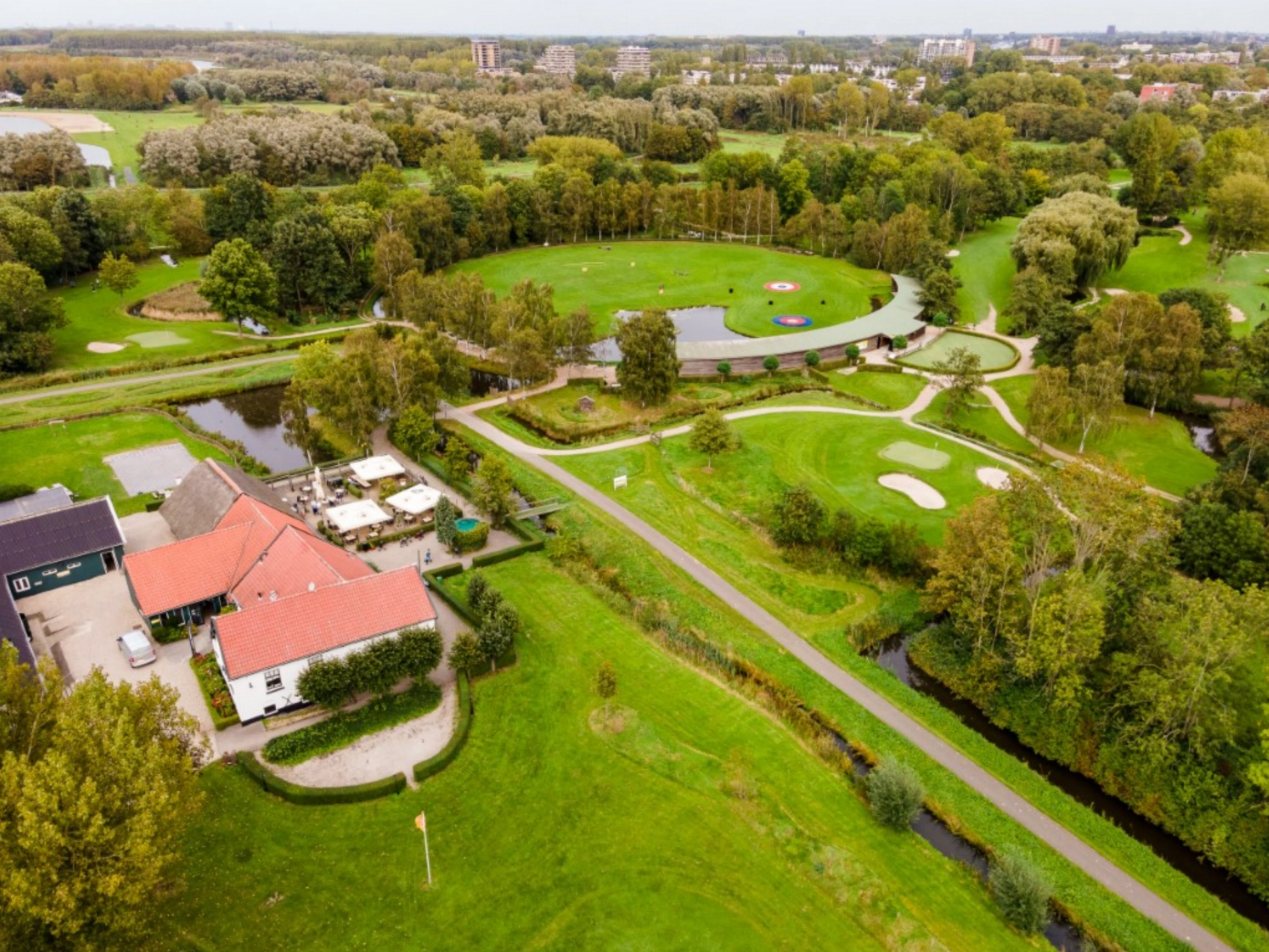 1e medewerker bediening