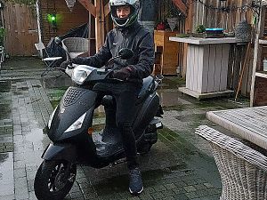 Scooter gestolen bij station Vlaardingen-Centrum