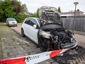 Auto in brand aan de Graaf Egmondstraat