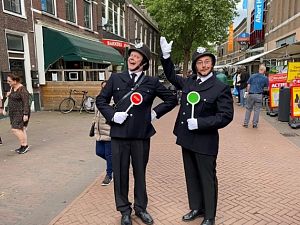 Patrouille om weekmarkt fiets- en scootervrij te houden