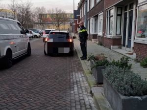 Politie alert op parkeren bij school