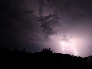 KNMI waarschuwt opnieuw voor onweersbuien
