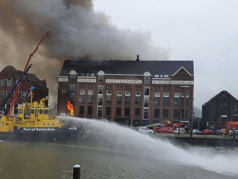Verwoestende brand aan de KW-haven