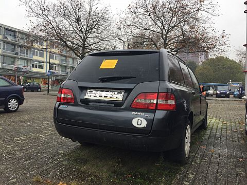 Auto zonder kenteken ook in Vlaardingen weggesleept
