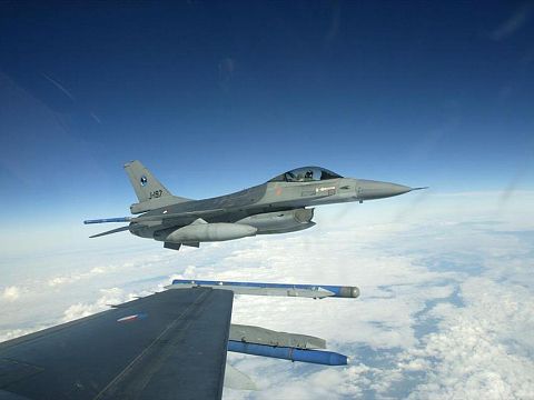 F-16's boven Vlaardingen