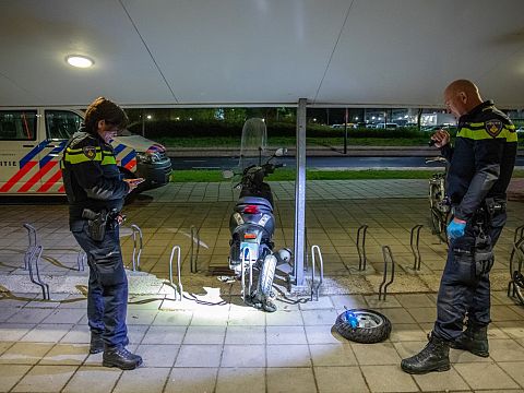 Politie jaagt op scooterdief