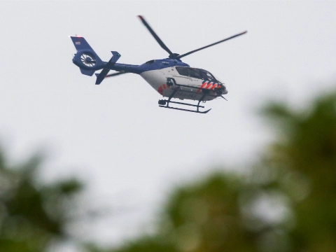 Overvalalarm, pand omsingeld en heli kijkt mee