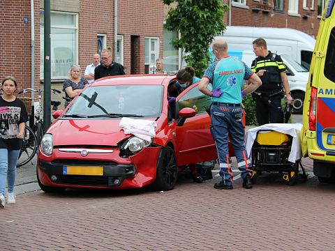 Automobilist gewond bij aanrijding Mahlerstraat