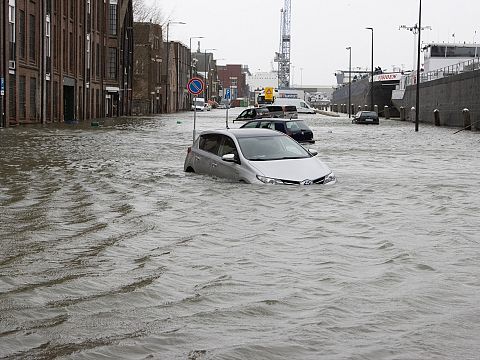 Veel automobilisten verrast door hoogwater