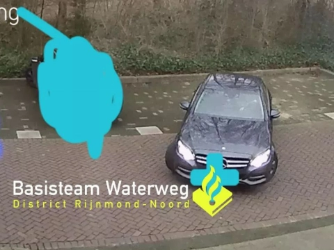 Vreemde praktijken met een kunstpenis en een Sinterklaasliedje