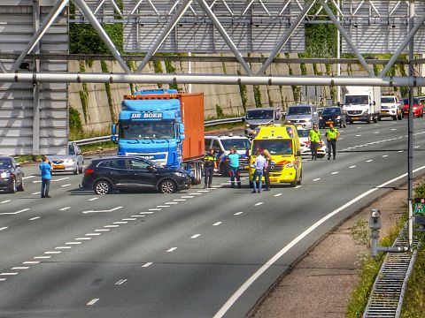 Vier rijbanen dicht na ongeval bij Beneluxtunnel