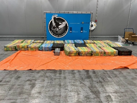 Ruim 1.500 kilo coca&iuml;ne aangetroffen in container met hout