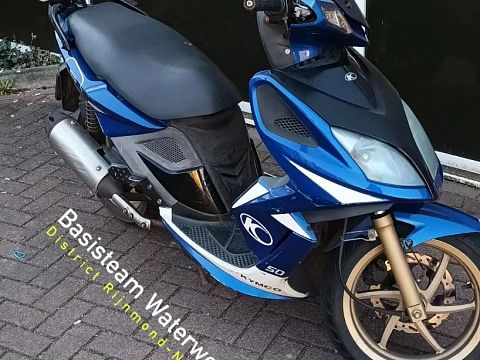 Politie achterhaalt gestolen scooter