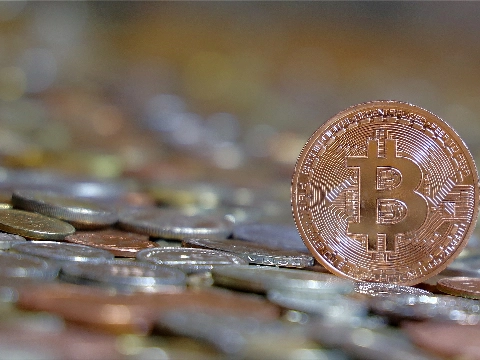 Hoe koopt en betaalt u met Bitcoin?