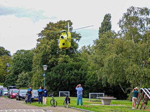 Traumahelikopter ingezet voor gevallen fietser