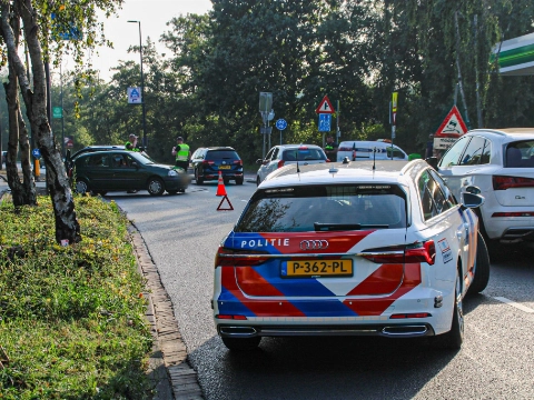 Aanrijding op Marathonweg, drie auto's met schade