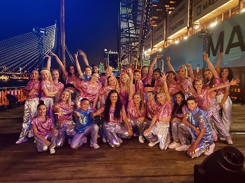 Ballet- en dansstudio danst met Emma Heesters