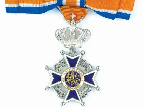 College voert nieuwe lokale 'lintjes' in