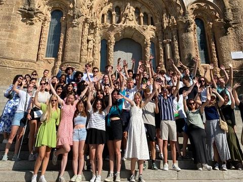 Examenleerlingen Lyceum Vos vermaken zich in Barcelona