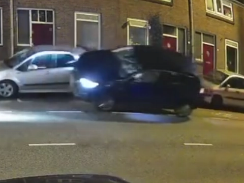 Automobilist rijdt door na aanrijding