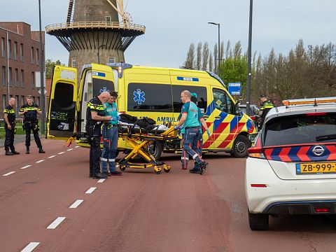 Fietser gewond na botsing met auto Westlandseweg