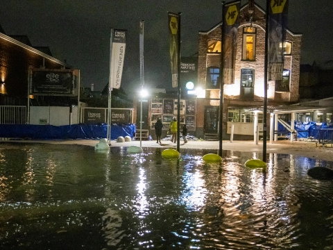 Kades onder water in Vlaardingen