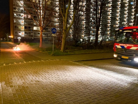 Scooter uitgebrand aan de Lissabonweg
