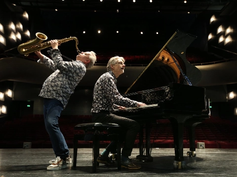 Intiem jazz & poetry theaterconcert Broos