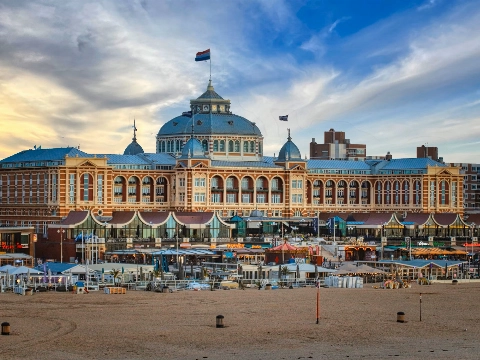 Vijf dagtrips vanuit Amsterdam voor een dag vol fun en nachtleven