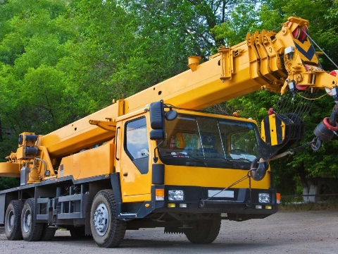 Waarom een mobiele kraan huren bij kleine klussen loont