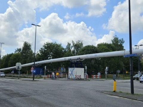 Bijzonder: buizen boven Marathonweg