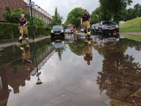 Forse wateroverlast na hoosbuien in Vlaardingen