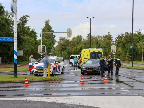 Verkeer gestremd door aanrijding op Burgemeester Heusdenslaan