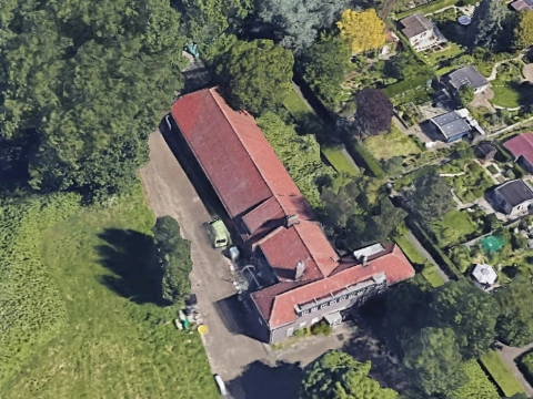 Gemeenteraad over sloop boerderij en bouw school