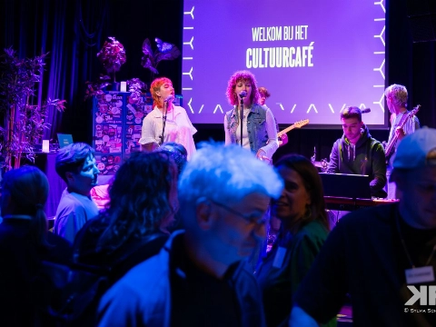 Gezellig tweede Cultuurcafé in de Kroepoekfabriek