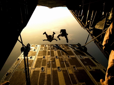 Militaire oefening in de regio