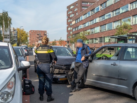 Forse schade bij frontale aanrijding in Vlaardingen