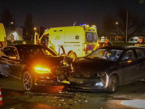 Forse schade bij aanrijding Vijfsluizen