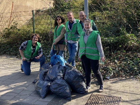 De Buurtbezems gaan zaterdag weer door de wijken!