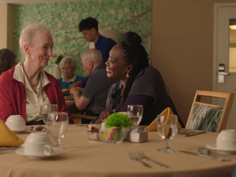 Familiar Touch in Filmtheater Het Zeepaard