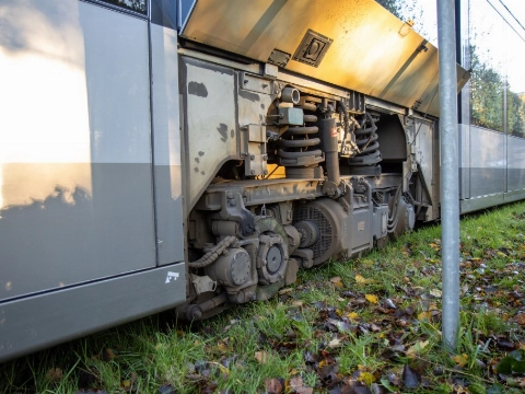 Tram ontspoord in Vlaardingen
