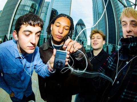 Britse britrockband Sterling Press in de Kroepoekfabriek