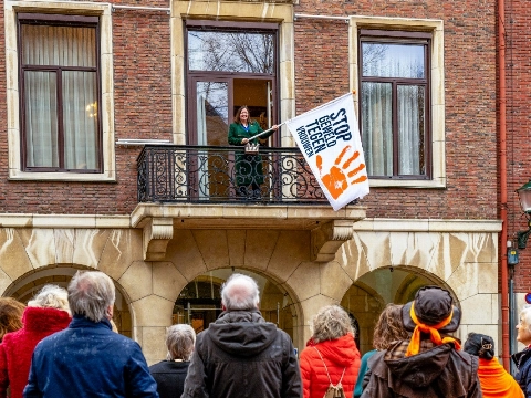 Orange the World van start